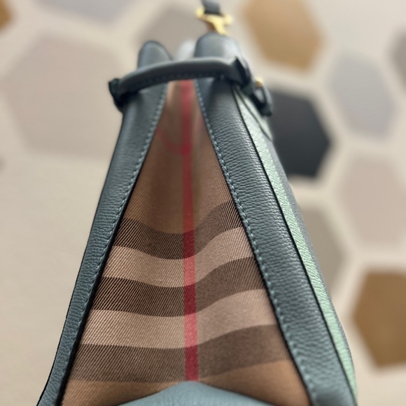 The Banner Burberry Handbags- Detachable crossbody - Picture 11 of 12